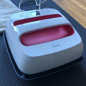 Cricut EasyPress™ 2, Raspberry - 9" x 9"